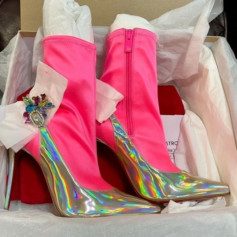 Christian Louboutin Jessie Bootie Joli 100mm, Holo patent speccio Slvr Lthr EU37